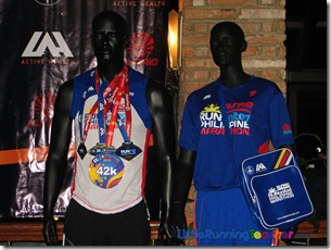 A Red Carpet Finish for 42K Runners at the Run United Philippine Marathon (05)