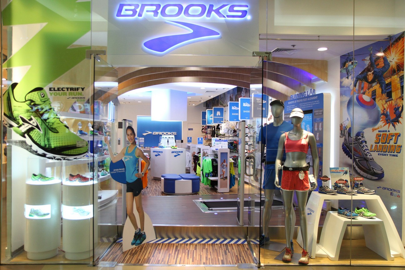brooks running stores